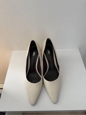 ZARA Cream Pointed Toe Heels